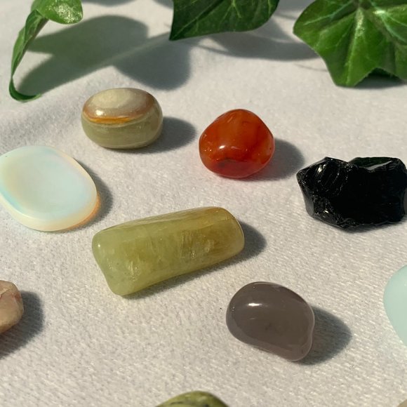12pc Healing Natural Stones Bundle - Picture 7 of 9